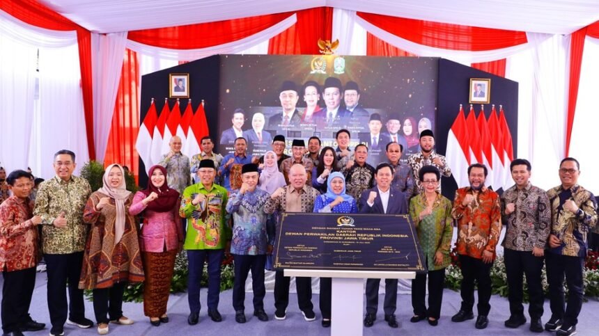 Senator Jilbab Ijo Lia Istifhama Apresiasi Sambutan Gubernur Khofifah saat Peresmian Kantor DPD RI Jatim 1 Senator Jilbab Ijo Lia Istifhama Apresiasi Sambutan Gubernur Khofifah saat Peresmian Kantor DPD RI Jatim