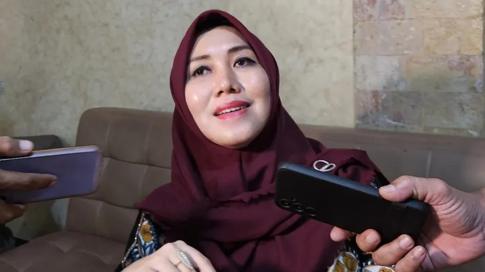 Ramai Kabar PT Gudang Garam Lakukan PHK Massal, Senator Jilbab Ijo Lia Istifhama : Pemerintah Harus Selamatkan Industri Rokok