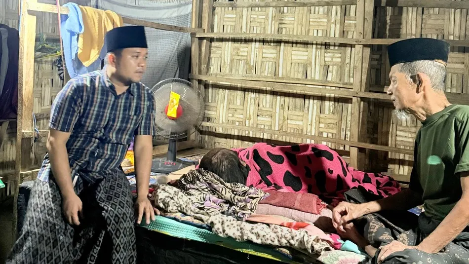 Peduli Sesama, Legislator Muda Madura Sambangi dan Beri Bantuan kepada Penderita Tumor Otak