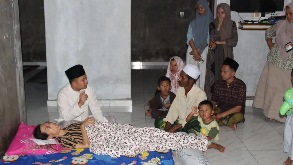 Legislator Muda Madura Kunjungi Ibu Penderita Tumor Hidung di Sampang