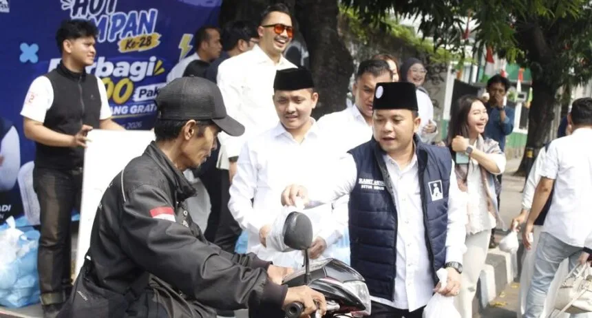 HUT ke-28, DPP BM PAN Berbagi 2.800 Paket Makan Siang Gratis