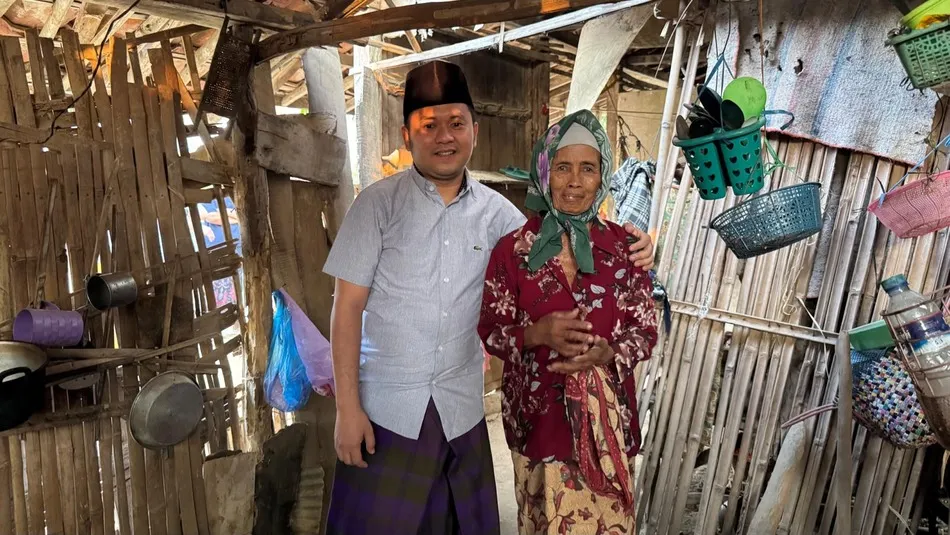 Blusukan ke Rumah Warga Kurang Mampu, Slamet Ariyadi Ikhtiarkan Bedah Rumah Bu Salamah di Karang Penang Sampang